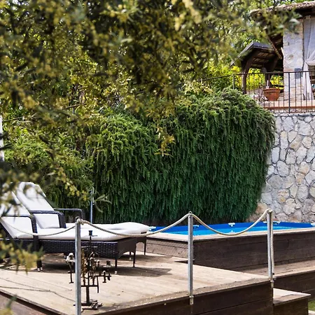Privata Con Giardino E Piscina